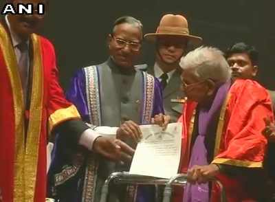 Patna: 98-year-old receives degree from Nalanda Open University