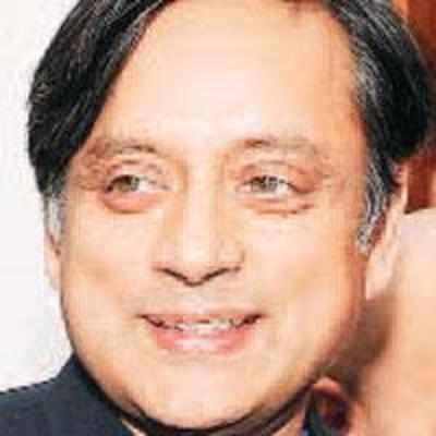 Shashi Tharoor lost his wig during the love scene