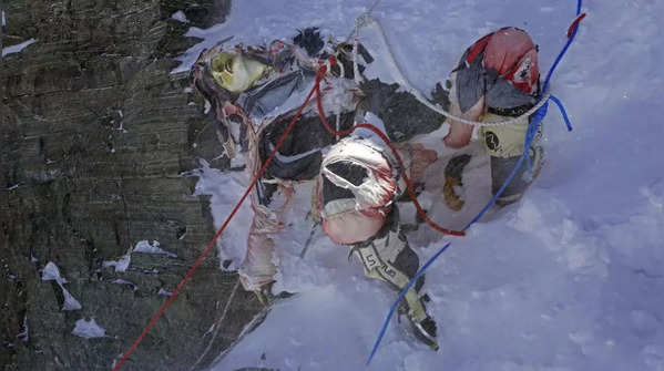 Tons of trash and frozen bodies on Mt Everest: Battle to clean world's ...