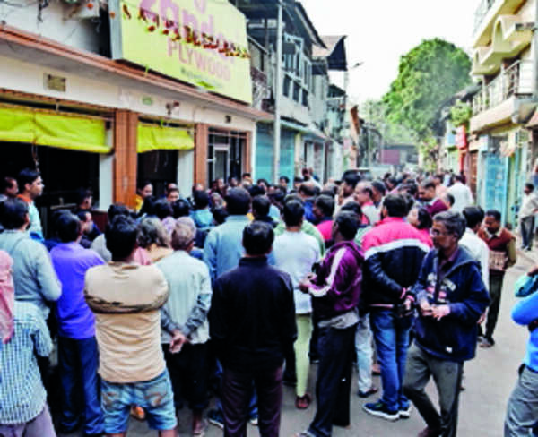 3 injured in 24-hr parking fracas