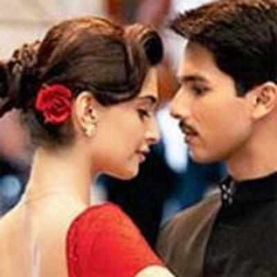 Talwar'"Eros lock horns over Mausam dues