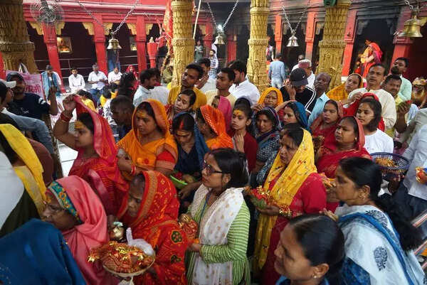 Rush at Vindhyachal, Kashi temples for Navratri puja