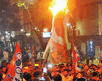 TMC workers attack BJP office in Kolkata