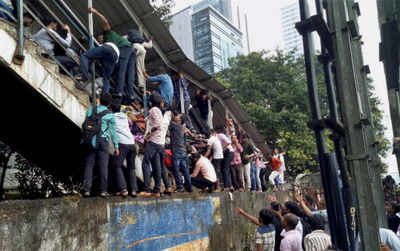 Mumbai stampede: Decisions taken at today's Railway Board meeting regarding commuter safety, FOBs, CCTVs