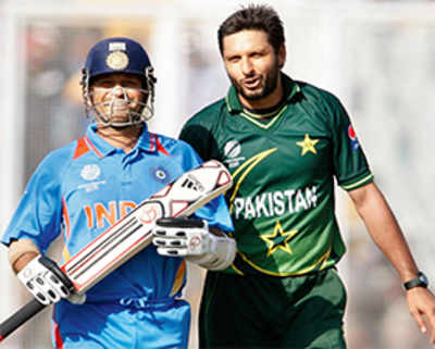 Pak no threat to India in WC, believes Azhar