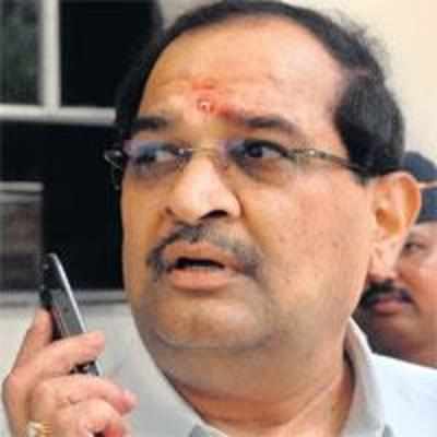 Vikhe-Patil tells govt pleaders to pull up their socks