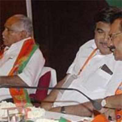 No change in leadership: Nitin Gadkari to Yeddyurappa