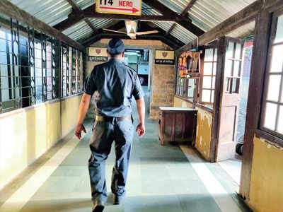 BMC stops salaries of 400 guards over transfer of one
