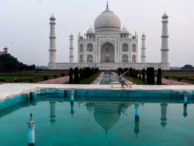 Few months after Unlock, Taj Mahal covered in dust, poisonous gases