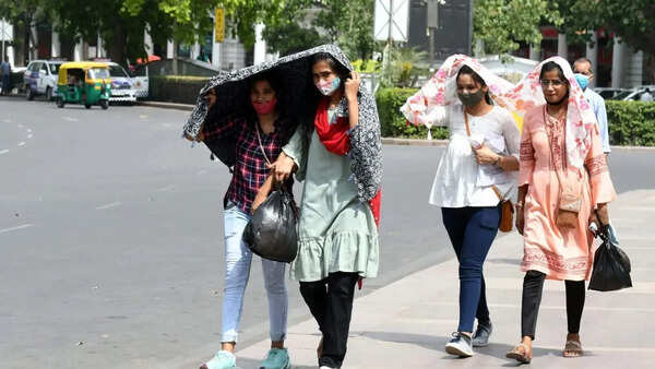 Mumbaikars get hot under the collar amid recurring power cuts