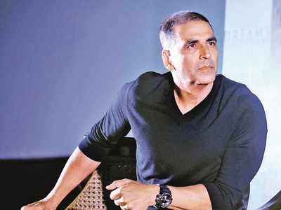 Old clip of Akshay Kumar saying 'Toronto is my home' goes viral, even as he calls citizenship row a needless controversy