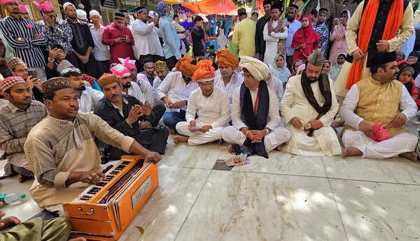 Bainsla makes strategic move with dargah visit