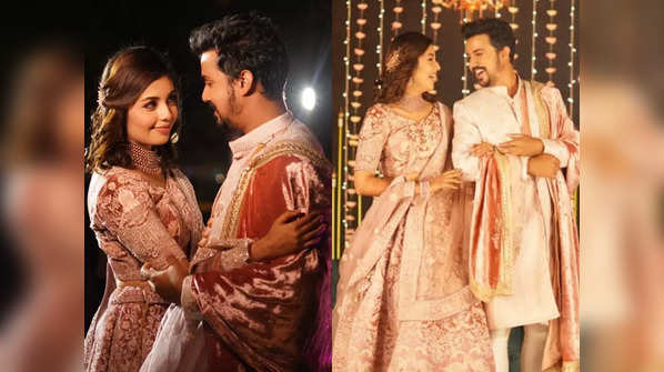 ​From receiving Majha Hoshil Na's sketch as a gift to twinning in colour-coordinated outfits: Inside pics from Virajas Kulkarni and Shivani Rangole's star-studded wedding reception