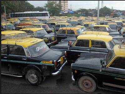 Mumbaikars likely to face shortage of kaali-peeli taxis on April 29