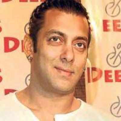 Salman advises Hrithik on 'family matters'