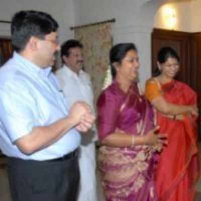 Kanimozhi, Dayanidhi in race to replace ousted telecom minister