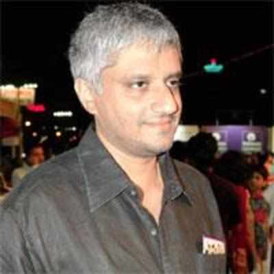 Unaware of CCTVs, maid keeps stealing from Vikram Bhatt's home