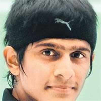 It's tough to play entertaining squash with the ball flying around: Ghosal