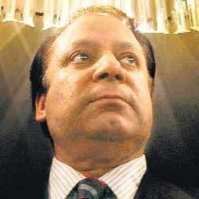 Sharif vows to oust Musharraf by Oct 15