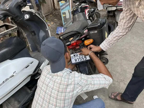 Only 49% vehicles fitted with HSRPs across the state after almost 1.5 years