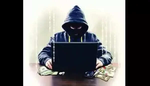 Online share-trading bait for good profit costs techie 2.3cr