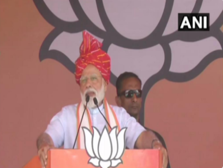 Congress, its allies have given up their fight in this Lok Sabha poll:  Narendra Modi
