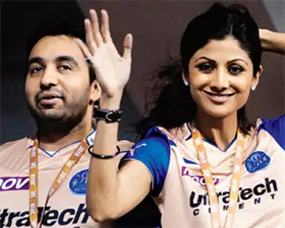 Shilpa, hubby give up stake in IPL team
