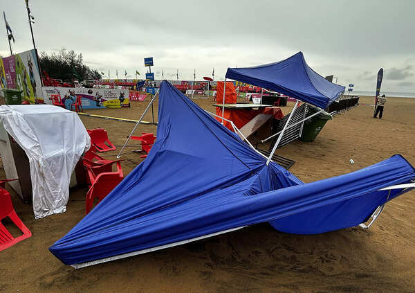 Rain tries to play spoilsport but show goes on at Campal