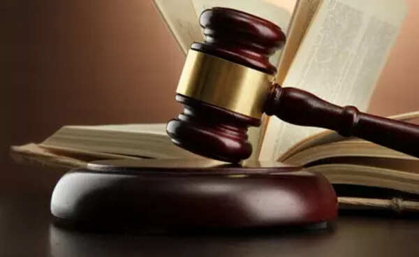 Gaya hooch deaths: High Court exonerates sanitizer seller