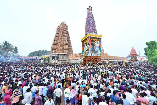 Lakhs of devotees gather for Gautama Pancha Maharathotsava in Nanjangud