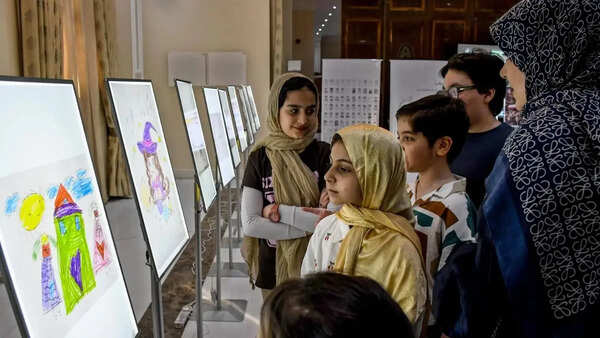 Resurrected from rubbles, last drawings of kids that war snatched
