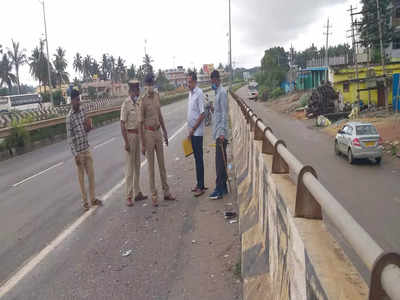 Youths lose life to bloody selfie