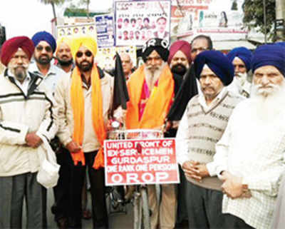 Protesting veterans to return medals over delay in OROP