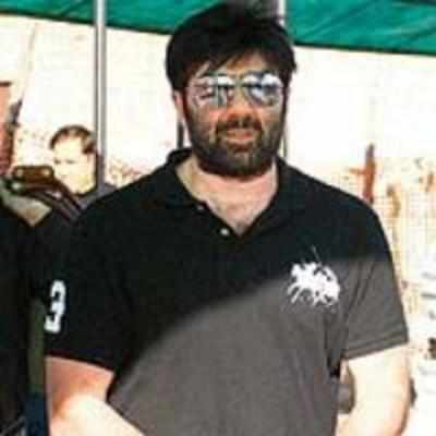Sunny Deol starrer  waiting for daylight