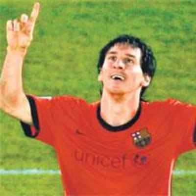 Messi scores in extra time to hand Barca CWC title