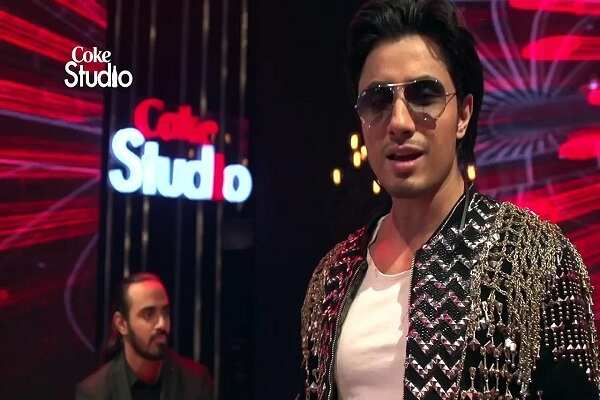 Ali Zafar's latest offering -- 'Aye dil'