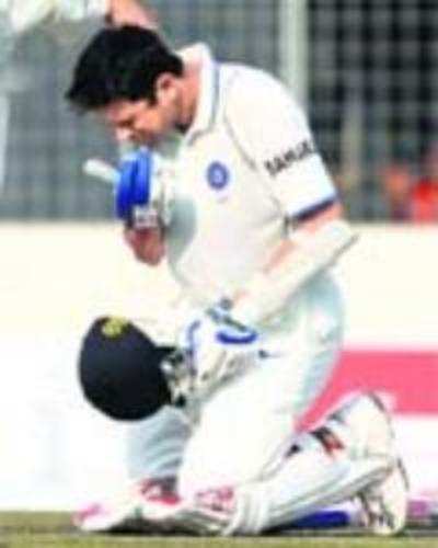 Sachin, Dravid slam tons