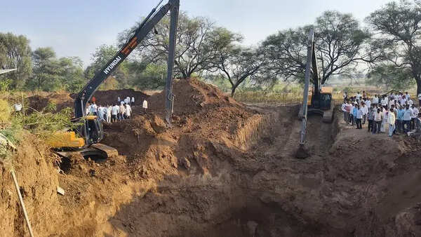 Man and his two sons killed in Sillod as well caves in