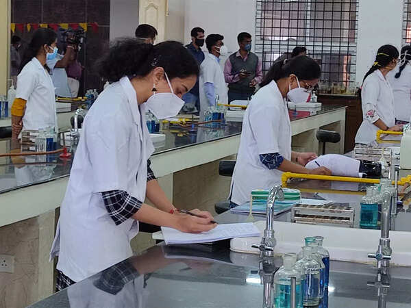 MP reduces fees of 50% seats of private medical colleges at par with government institutes