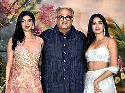 All S Well With Boney Kapoor And Daughters Janhvi Kapoor And Khushi Kapoor Sonam kapoor just shared this childhood pic on her social networking handle and it is. daughters janhvi kapoor and khushi kapoor