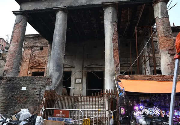KMC team on squatter check visits Ezra St agiary that survived blaze