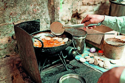 Health Risks from Used Cooking Oil Resale in Karnataka