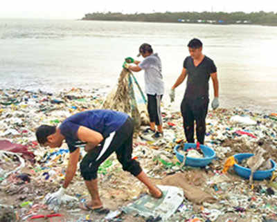 Road-naming ceremony ruins residents’ Versova beach clean-up drive