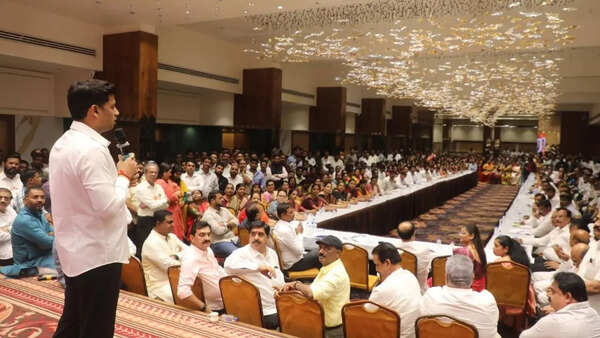 SIR drive in focus as Shrikant Shinde reviews organisation across three LS segments
