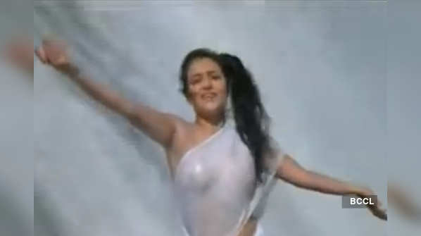 Top 10 Hottest waterfall scenes of Bollywood