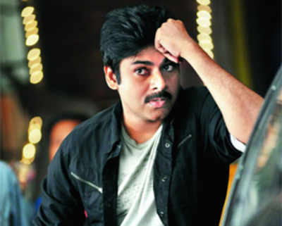 Pawan keeps moves on hold