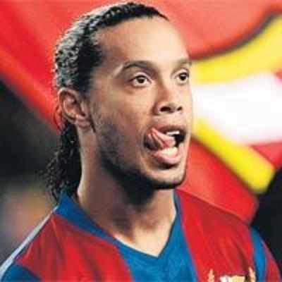 Barcelona look to get rid of Ronaldinho