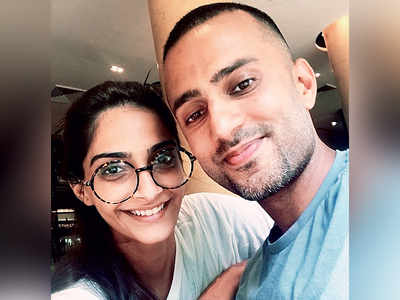Sonam Kapoor and Anand Ahuja are framed for posterity