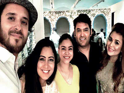 Kapil Sharma and wife Ginni host a musical night at their residence