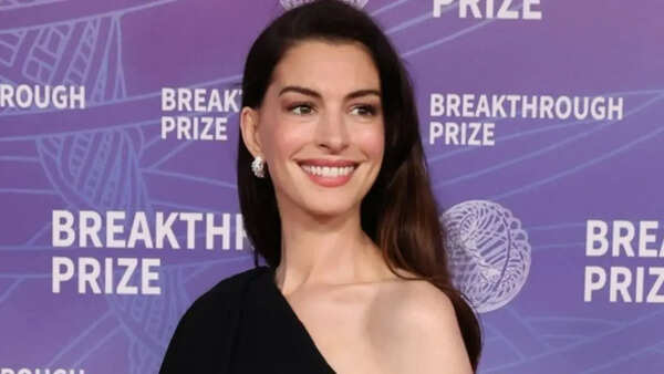 Anne Hathaway talks about her  early onset of cataract: 'I was half blind for 10 years'
